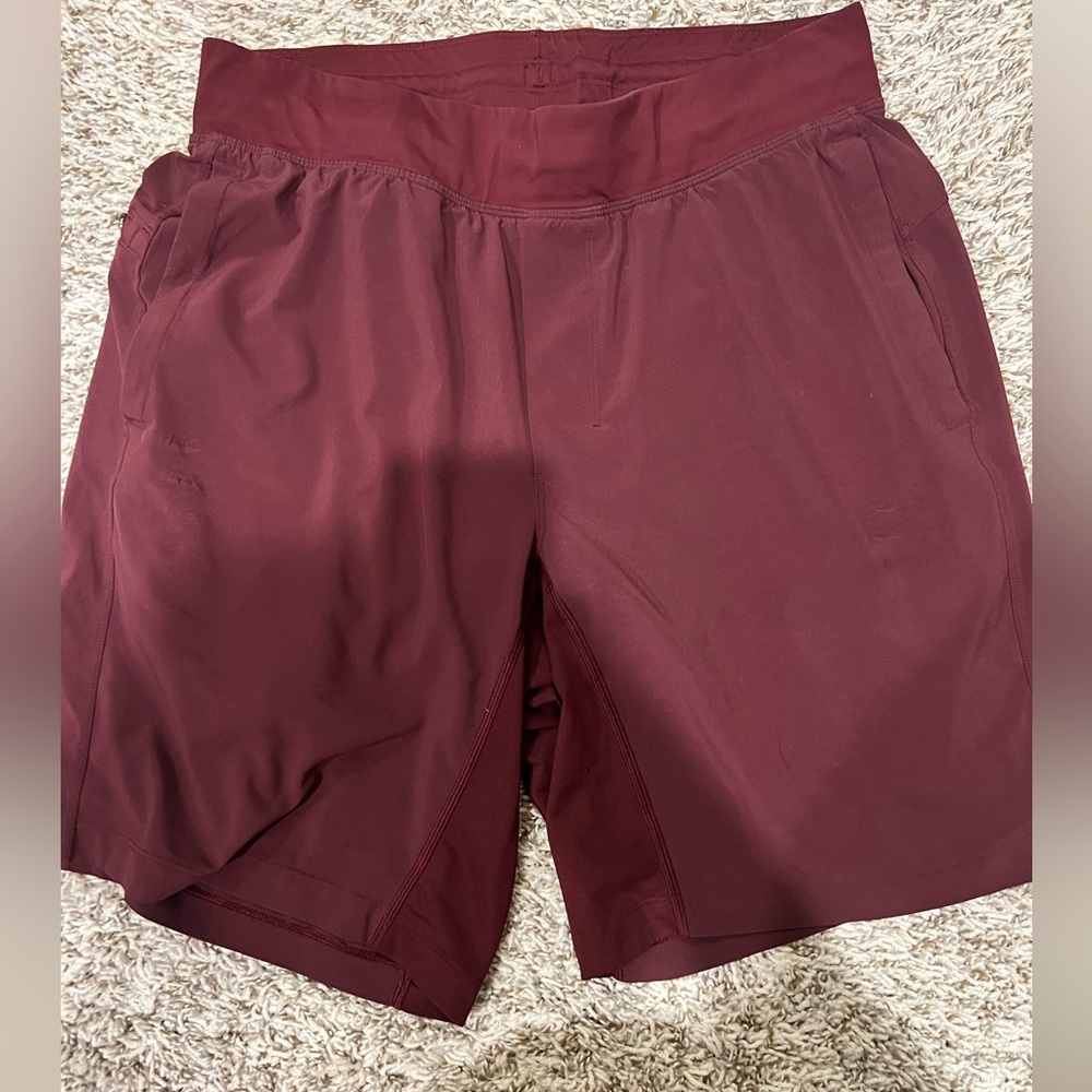 Men’s lululemon T.H.E shorts 9’ with liners